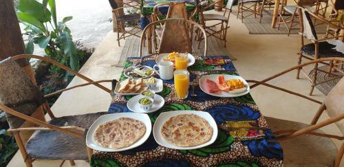 Hotel Salama & Mbuyuni Bungalows