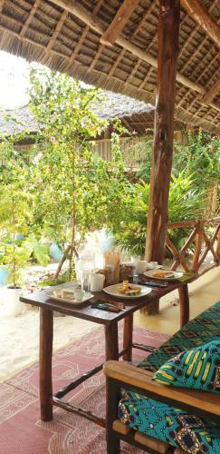 Hotel Salama & Mbuyuni Bungalows