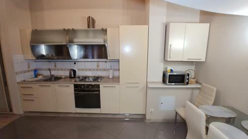 Apartamento Luxe. Two Bedrooms. 1 Shota Rustaveli Str. Centre