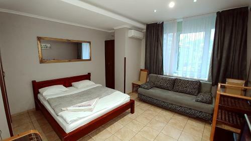 Apartamento Three Bedroom. 54 Khreshchatyk St. Centre Of Kiev