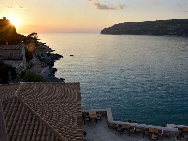 Hotel Pirgos Mavromichali