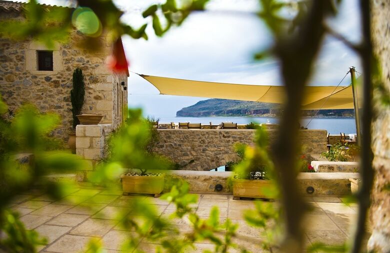 Hotel Pirgos Mavromichali