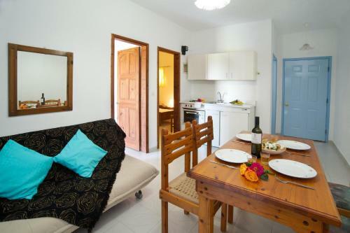 Iris Apartments