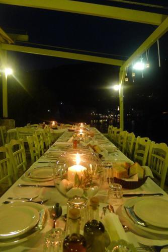 Hostal Kourmas Rooms