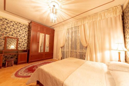Comfortable Three Bedroom Apartment St. Kutuzova, 14