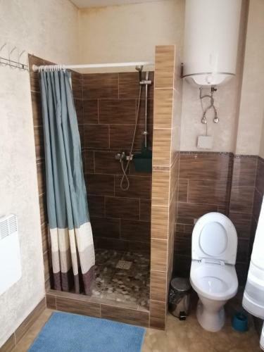Hostal Komnata V Gostevom Dome Na Metro Osokorki