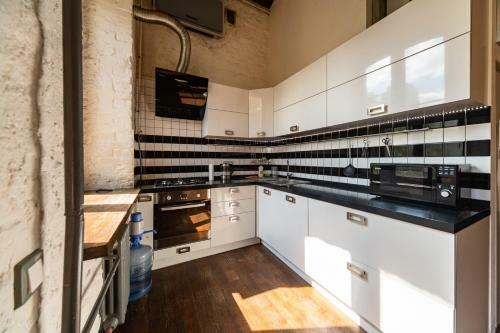 Designer Single Bedroom City Center Apartment