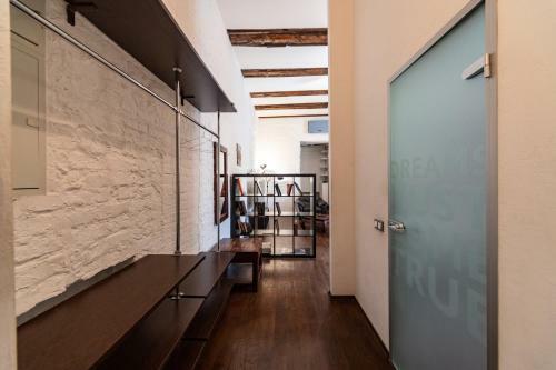 Designer Single Bedroom City Center Apartment