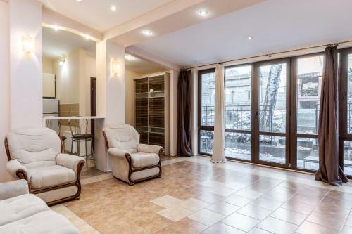 Mangal And Terrace In Center Apartment