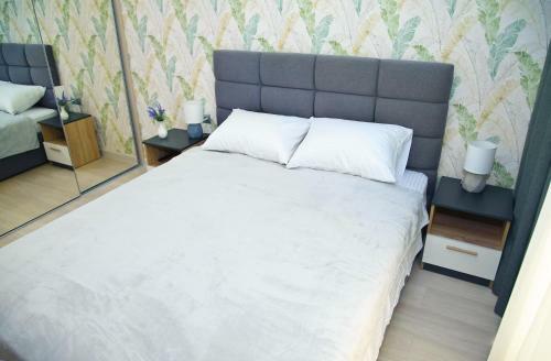 Arcadia Popular Sea View Apartment