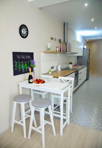 Arcadia Popular Sea View Apartment