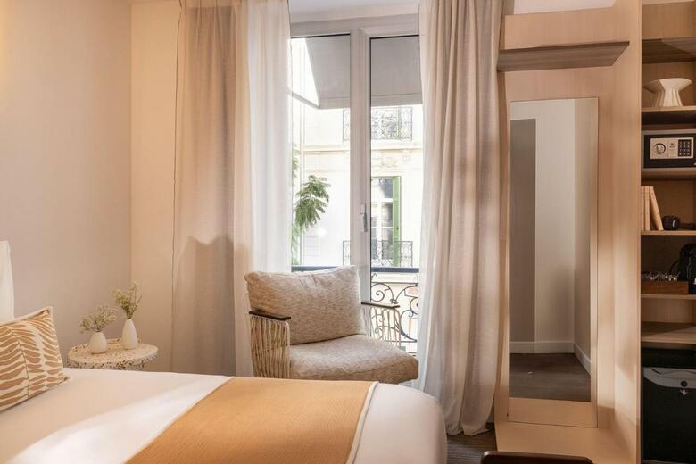 Hotel Crisol Lumi�re