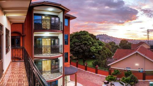Apartment In Secure Resort - 46 People