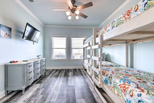 Luxe Spacious Stilted Home With Kayaks Walk To Beach