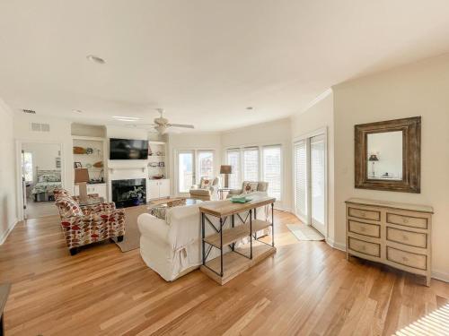 025 The Sanderling Home
