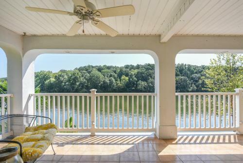 Large Home On Private Peninsula With Hot Tub + Sauna! Home