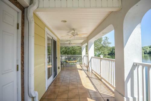 Large Home On Private Peninsula With Hot Tub + Sauna! Home