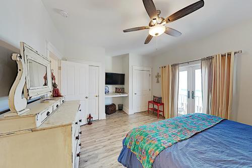 New Listing! Lagoon-front Townhouse With Pool, Deck Townhouse