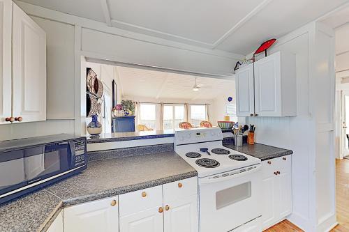 Beachside ?daydream Hideaway? W/ Vast Gulf Views Home