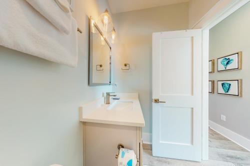 West Side Cottage #q - Coastal Casa