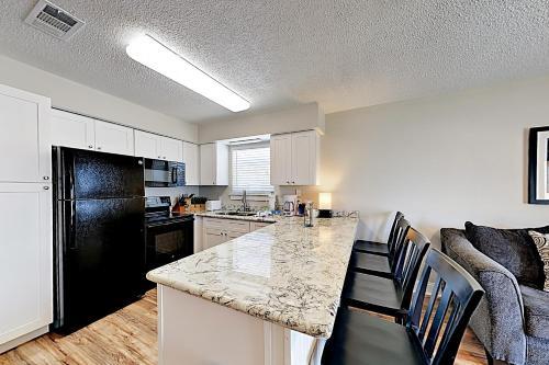 Apartamento New Listing! Blue Heron: 2 Lagoon-front Units Duplex
