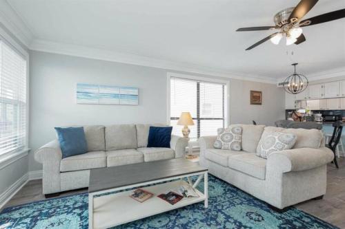 Aqua 99 By Meyer Vacation Rentals