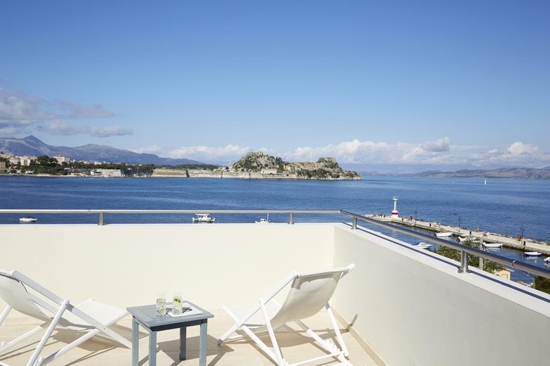 Aquis Mon Repos Palace Arthotel