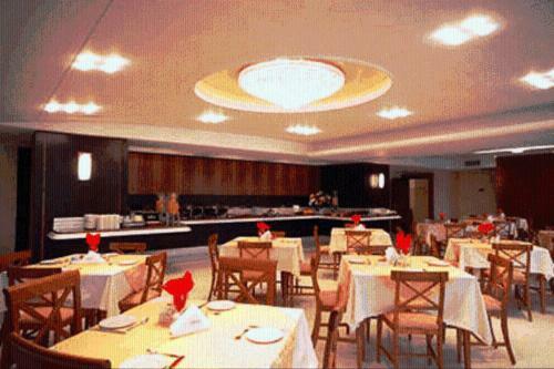 Crithoni's Paradise Hotel