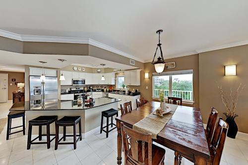 Apartamento Corner Unit - Huge Wraparound Balcony, Pools & Gym Condo