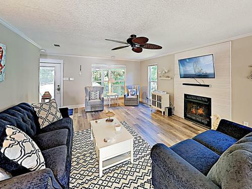New Listing! Coastal Remodel ? Near Bay Home