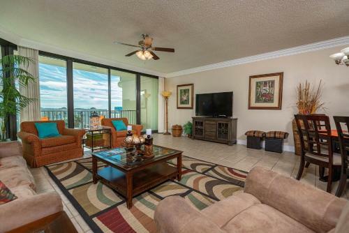 Hotel Phoenix On The Bay 2 By Brett Robinson Vacations