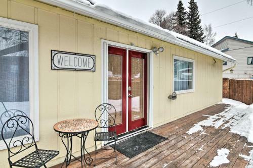 Anchorage House With Private Deck, 8 Mi To Downtown!