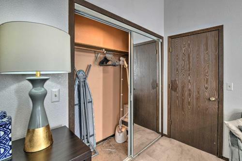 Anchorage Escape With Fireplace 11 Mi To Dtwn!