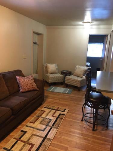 Headwall Hideaway - Private Two Bedroom Apartment