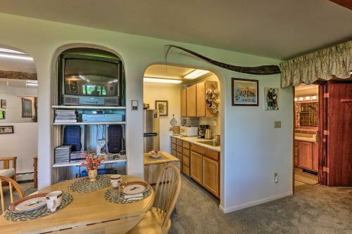 Apartamento Lizzies Nest Fairbanks Studio With Cozy Fireplace!