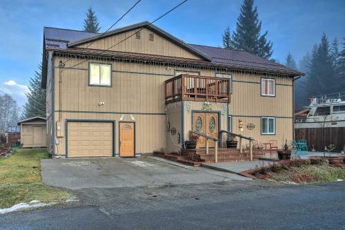 Expansive Getaway About 2 Miles To Mendenhall Glacier!