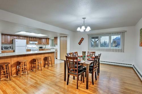 Fairbanks Alaskan Abode, 1 Mi To Pioneer Park