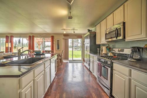 Soldotna Home With Yard, Walk To Kenai River!