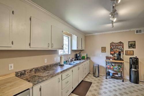 Bisbee House With Private Yard, Parking, Grill!