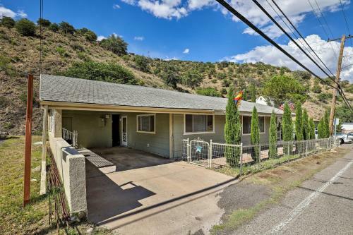 Bisbee House With Private Yard, Parking, Grill!