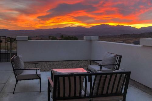 Luxe 2020 Home With Ohv Access, 5 Mi To Lake Mohave!