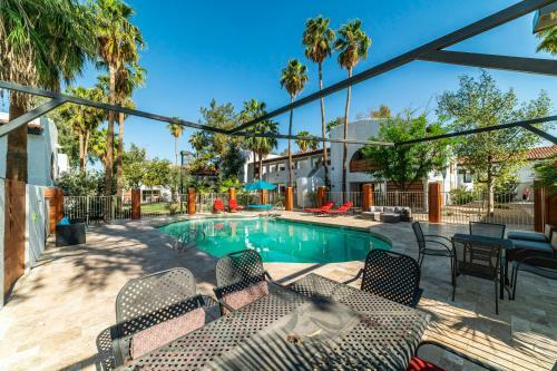41b - Casa Grande Modern 1bd Condo Heated Pool