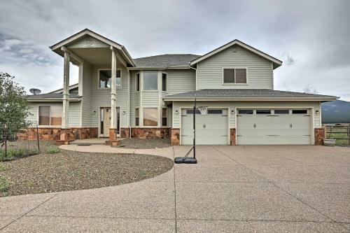 Flagstaff Home With Mtn Views, 5 Mins To Snowbowl!