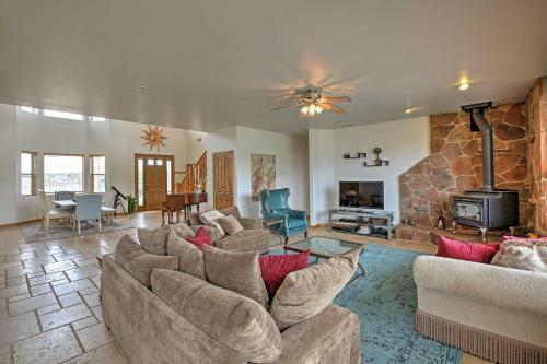 Flagstaff Home With Mtn Views, 5 Mins To Snowbowl!