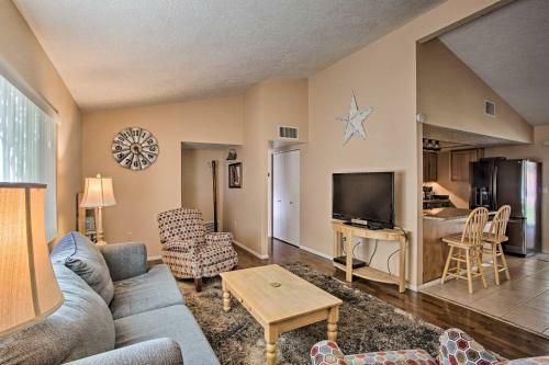 S Cottonwood Home With Yard, 3 Mi To Main St