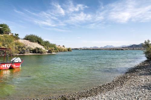 Quiet Escape Steps To Lake Havasu With Views And Grill!