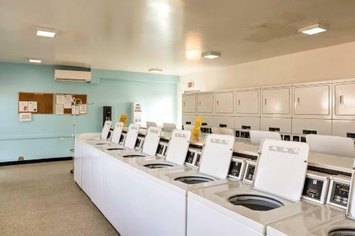 Quiet Escape Steps To Lake Havasu With Views And Grill!