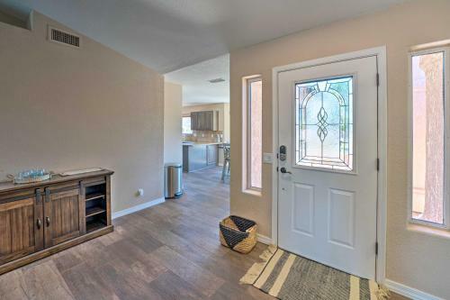 Desert Gem With Pool And Bbq, 5 Mi To Lake Havasu