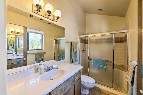 Spacious Pinetop Cabin - 7 Miles To Show Low!