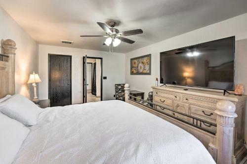 Cozy Home With Large Yard, 2 Mi To Lake Havasu!